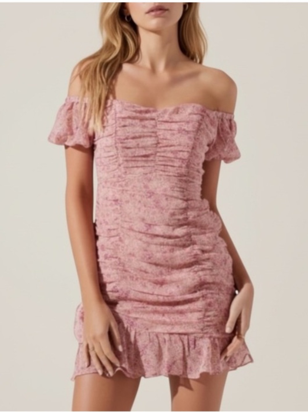 ASTR the label Off-Shoulder Pink Ruched Mini Dress chiffon floral ruffle size s